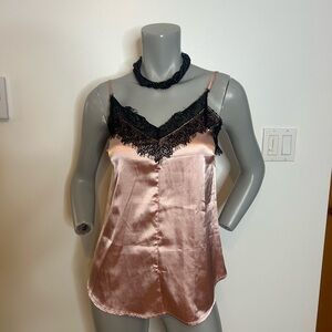 Beautiful Silky Pink Top with Black Lace Trim❤️S/M